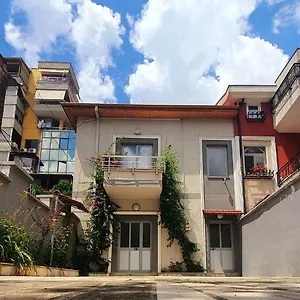 A Cheerful With Free Parking Space , Tirana Albanien